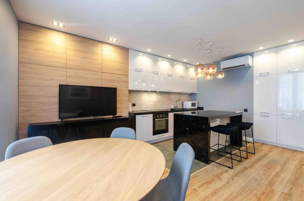 Petrovdom 190-199-216 In Spacious Apartments At Rc New York Concept House Kiev Eksteriør billede